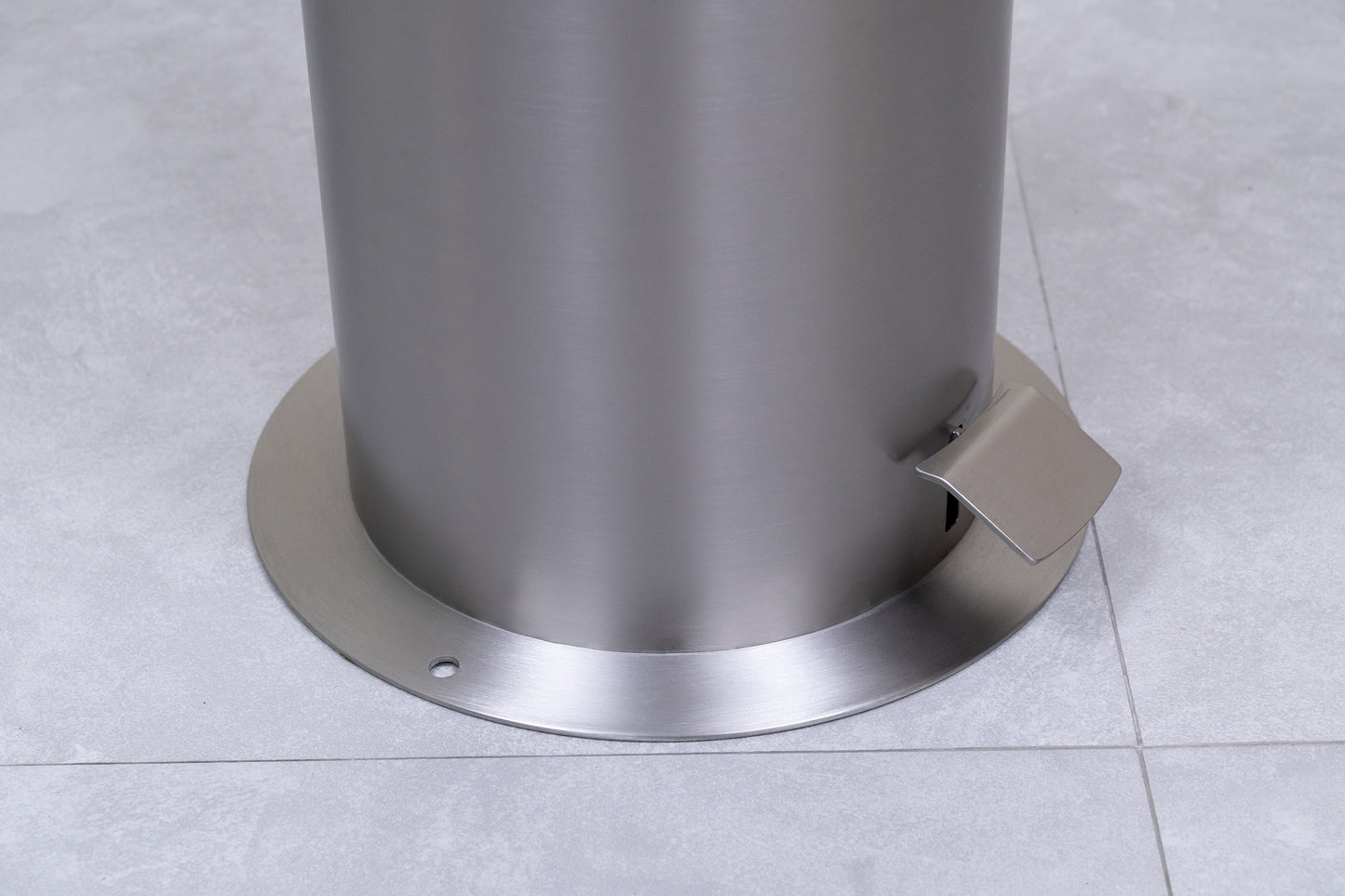 Foot pedal activated Sanitizer station, outdoor, 5L capacity silver, foot pedal close up